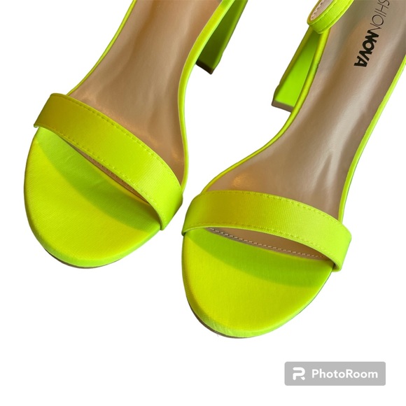 Fashion Nova’ Neon Yellow Heels - Picture 5 of 11